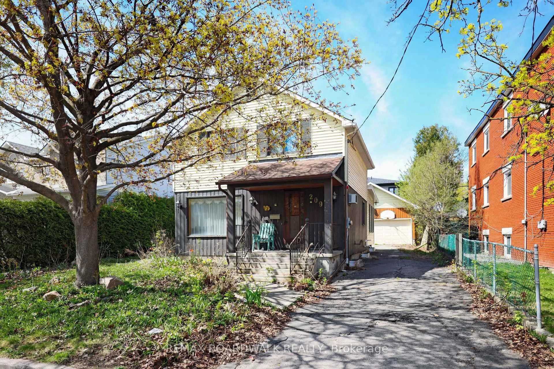 Photo 1 of 209 Glynn Avenue, Ottawa, Overbrook/Castle Heights — HOMEH