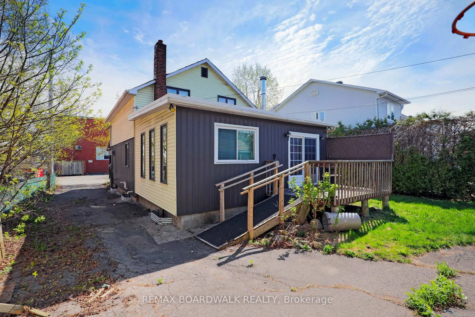 Photo 5 of 209 Glynn Avenue, Ottawa, Overbrook/Castle Heights — HOMEH