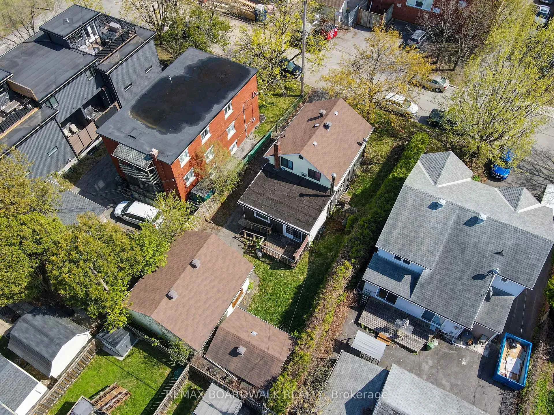 Photo 10 of 209 Glynn Avenue, Ottawa, Overbrook/Castle Heights — HOMEH