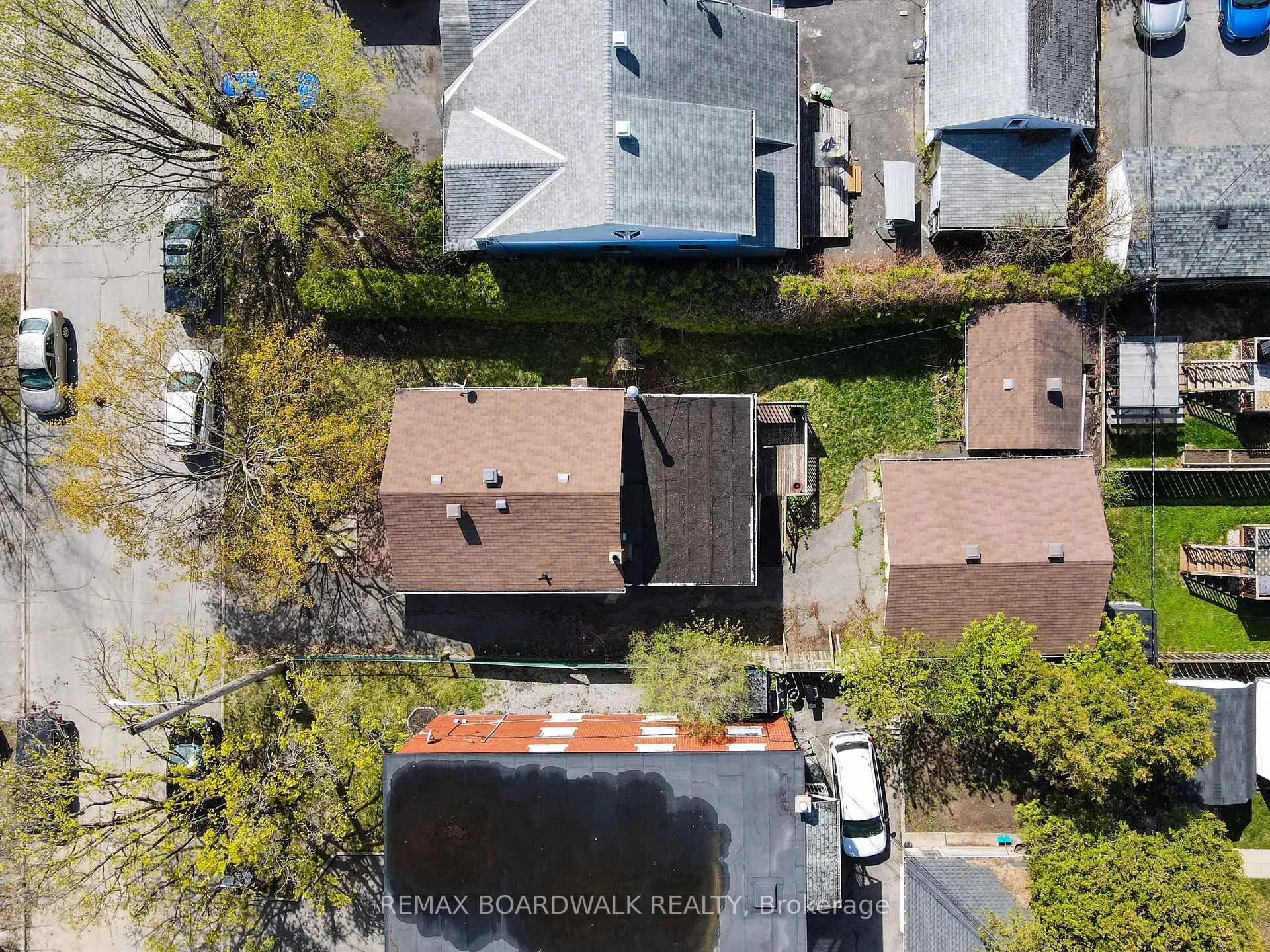 Photo 11 of 209 Glynn Avenue, Ottawa, Overbrook/Castle Heights — HOMEH
