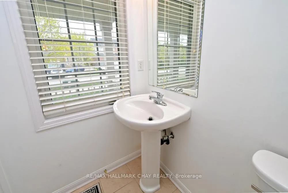 Photo 5 of 73 Kidd Crescent, New Tecumseth, Alliston — HOMEH