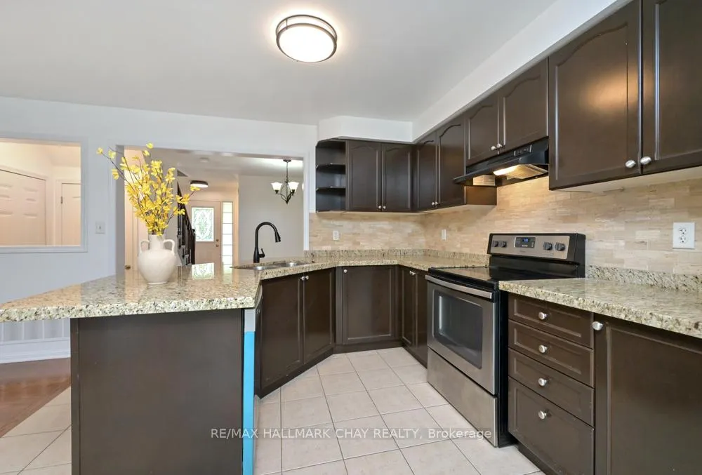 Photo 14 of 73 Kidd Crescent, New Tecumseth, Alliston — HOMEH