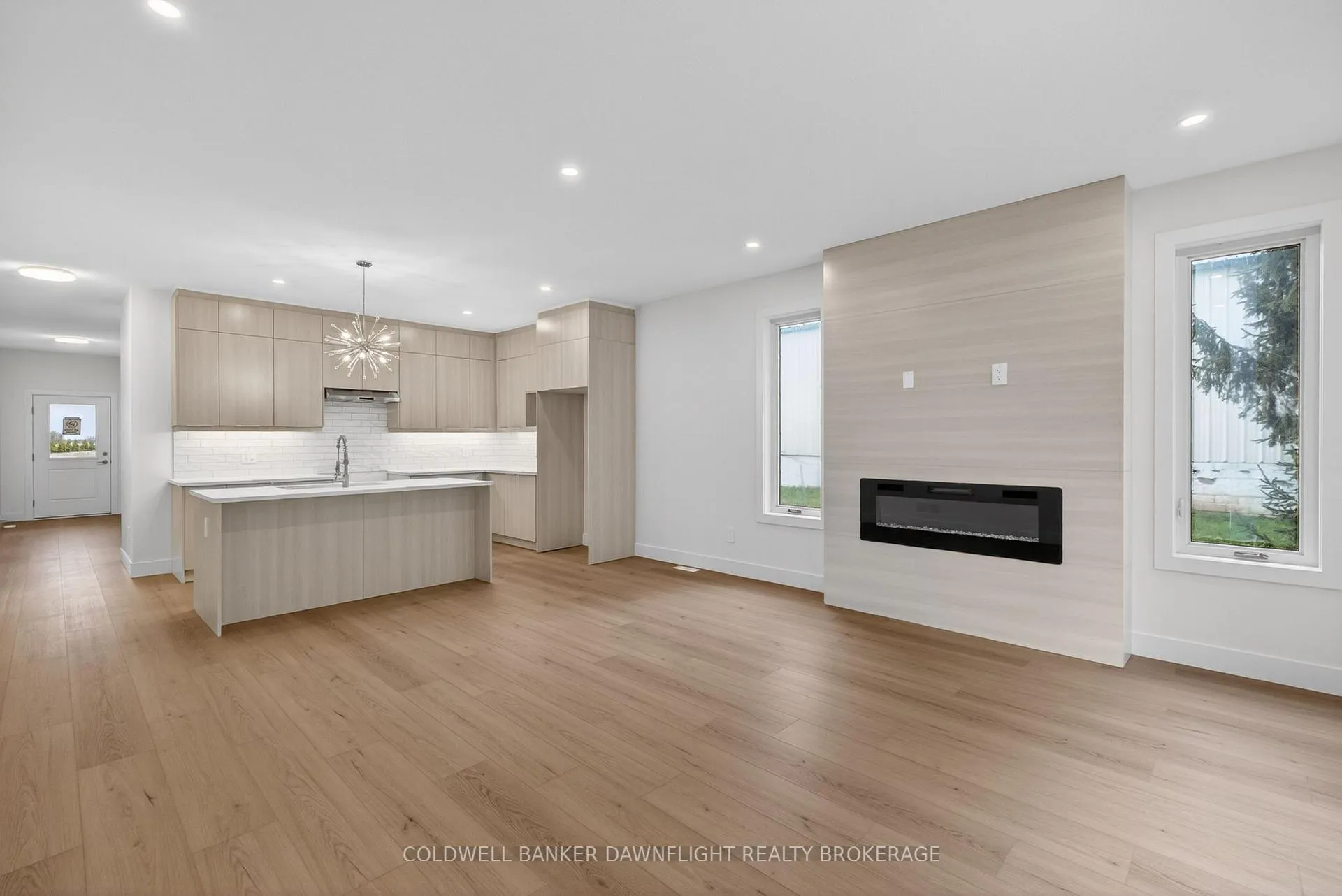 Photo 5 of 60 Moonlight Court, Central Huron, Clinton — HOMEH