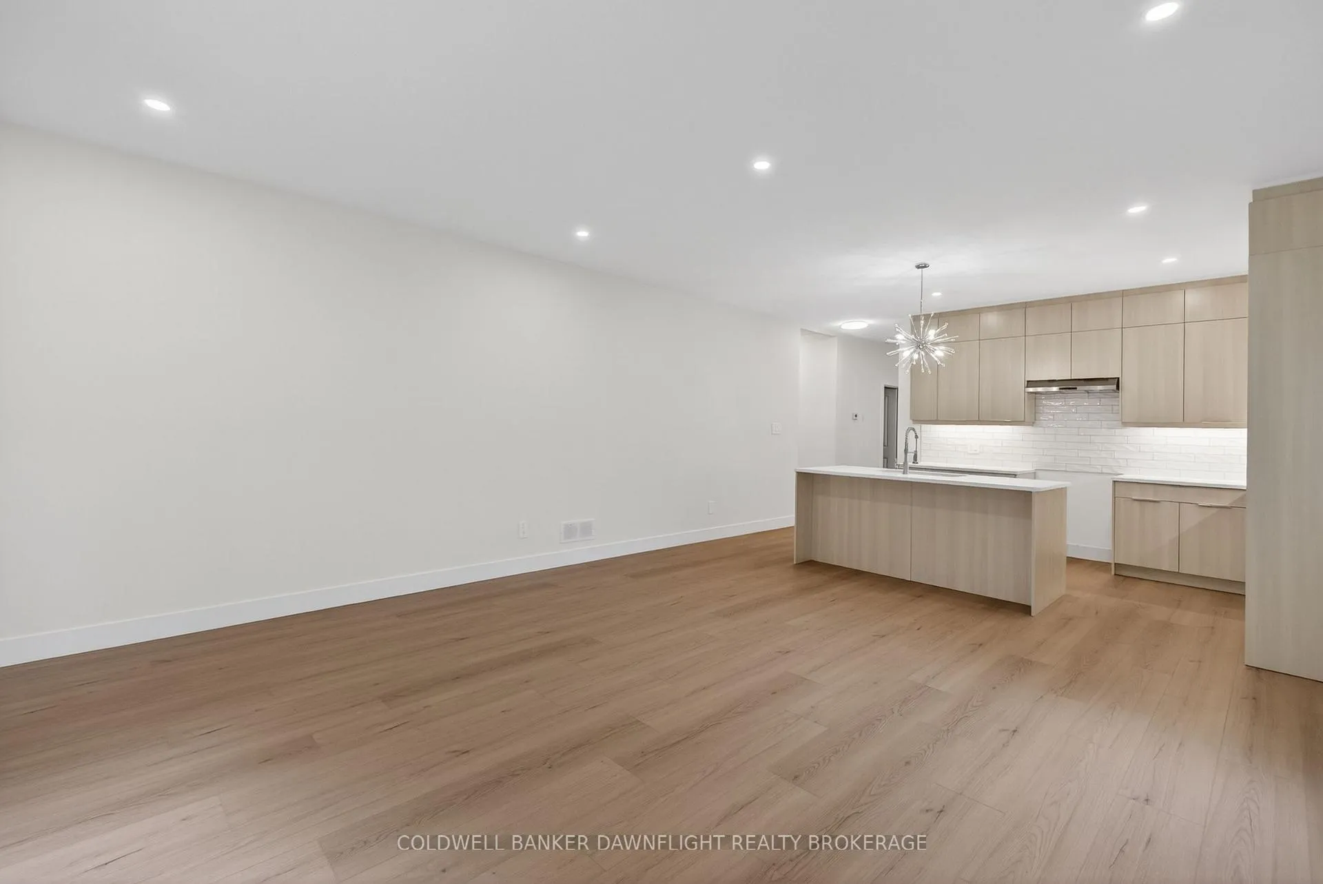 Photo 6 of 60 Moonlight Court, Central Huron, Clinton — HOMEH