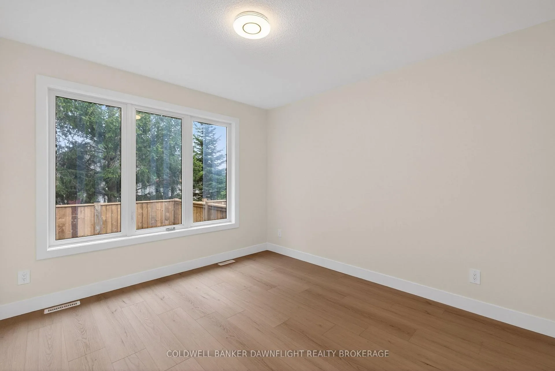Photo 10 of 60 Moonlight Court, Central Huron, Clinton — HOMEH