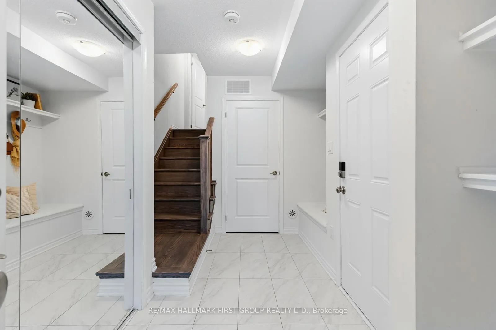 Photo 3 of 3359 Thunderbird Promenade, Pickering, Rural Pickering — HOMEH