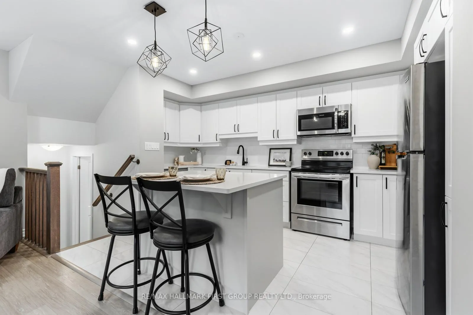 Photo 4 of 3359 Thunderbird Promenade, Pickering, Rural Pickering — HOMEH