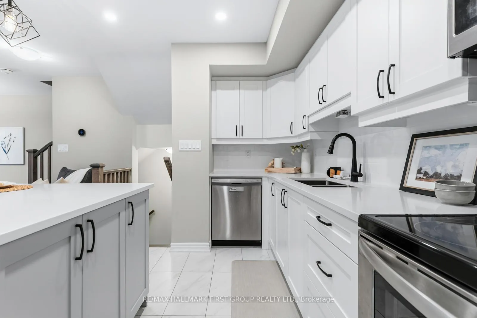 Photo 5 of 3359 Thunderbird Promenade, Pickering, Rural Pickering — HOMEH