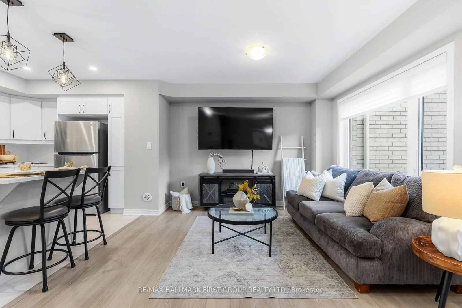 Photo 6 of 3359 Thunderbird Promenade, Pickering, Rural Pickering — HOMEH