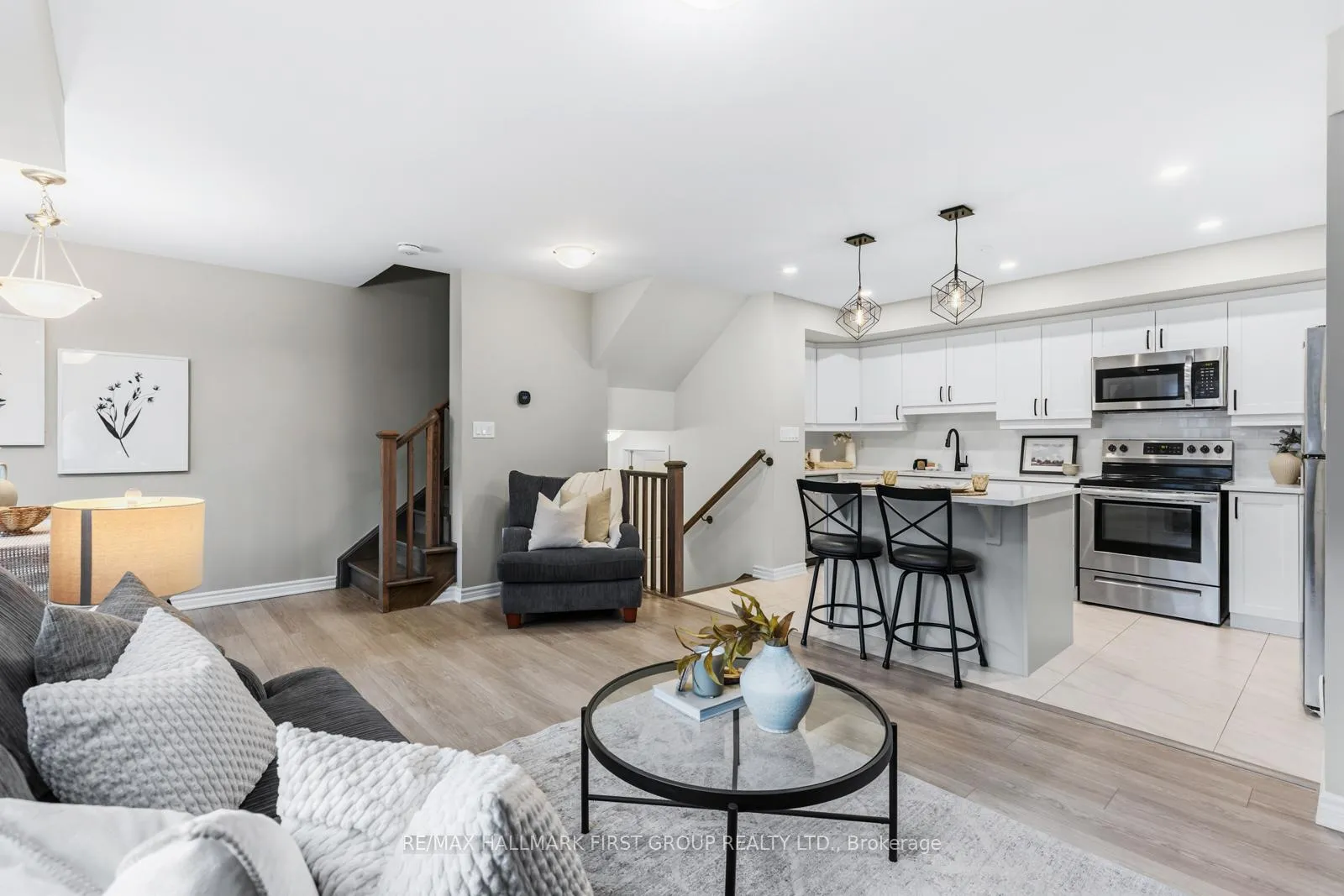 Photo 7 of 3359 Thunderbird Promenade, Pickering, Rural Pickering — HOMEH