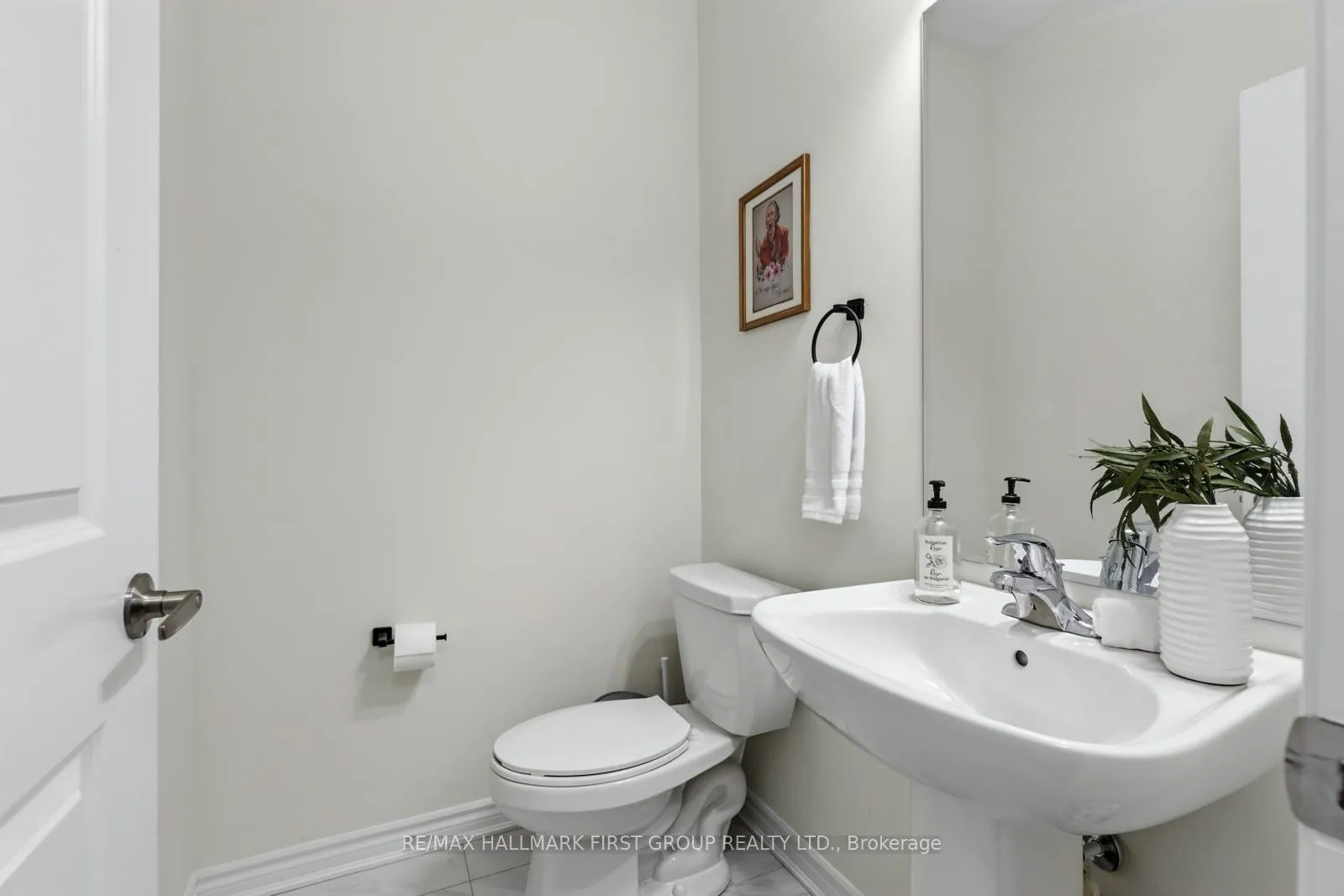 Photo 9 of 3359 Thunderbird Promenade, Pickering, Rural Pickering — HOMEH