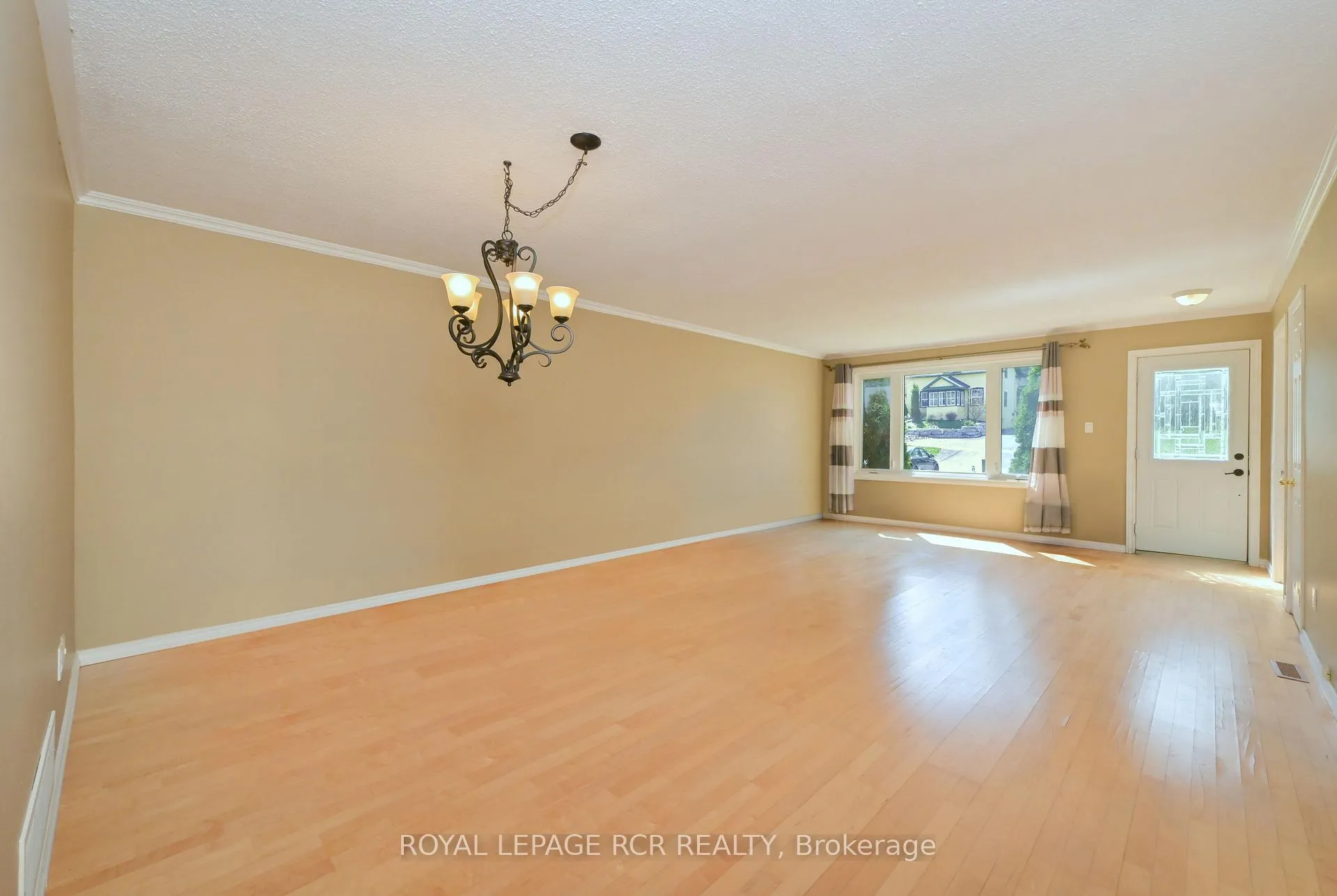 Photo 5 of 55 Second Street, Orangeville — HOMEH