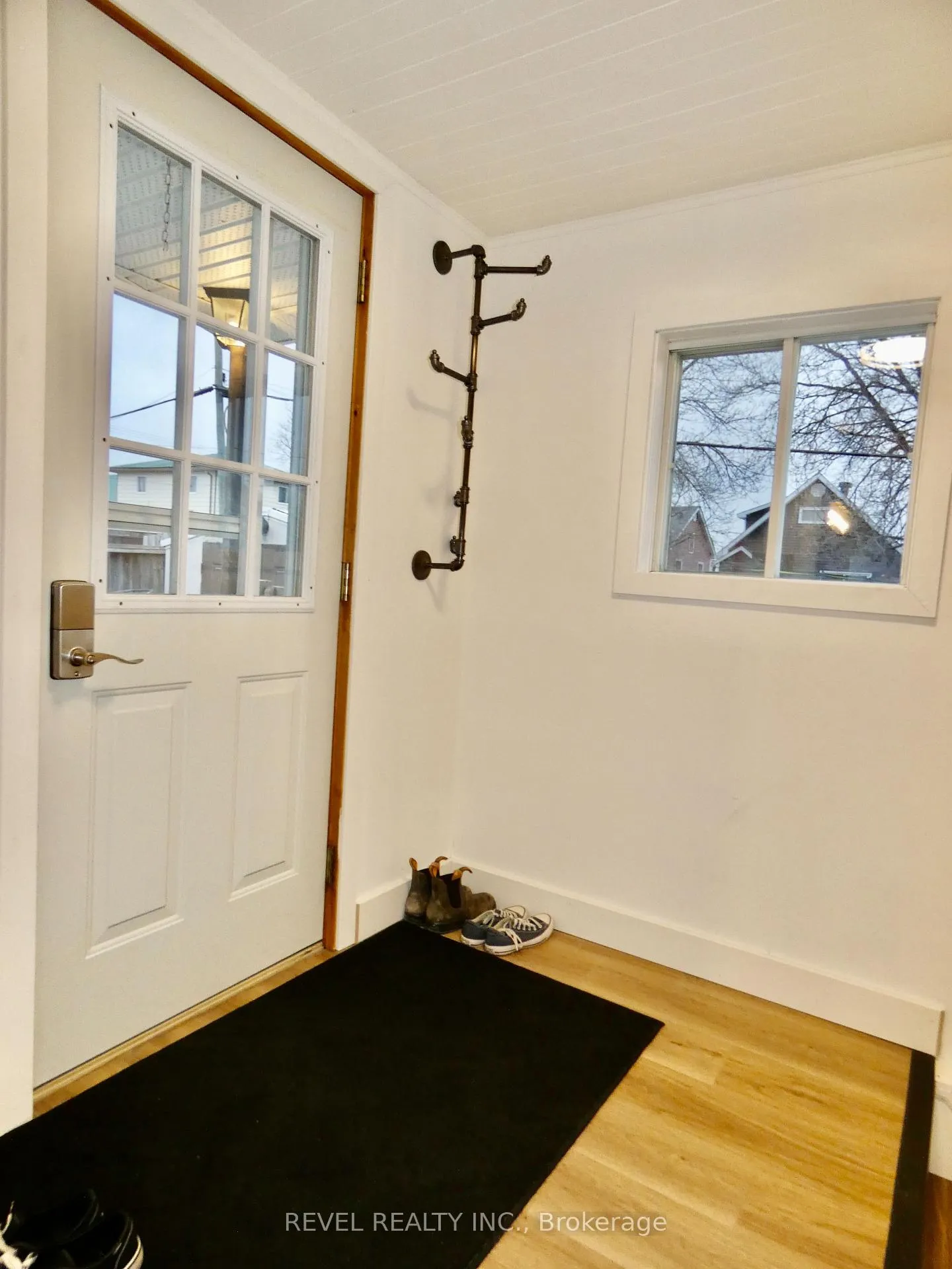 Photo 5 of 104 Cecil Avenue, Timmins, SP - Main Area — HOMEH