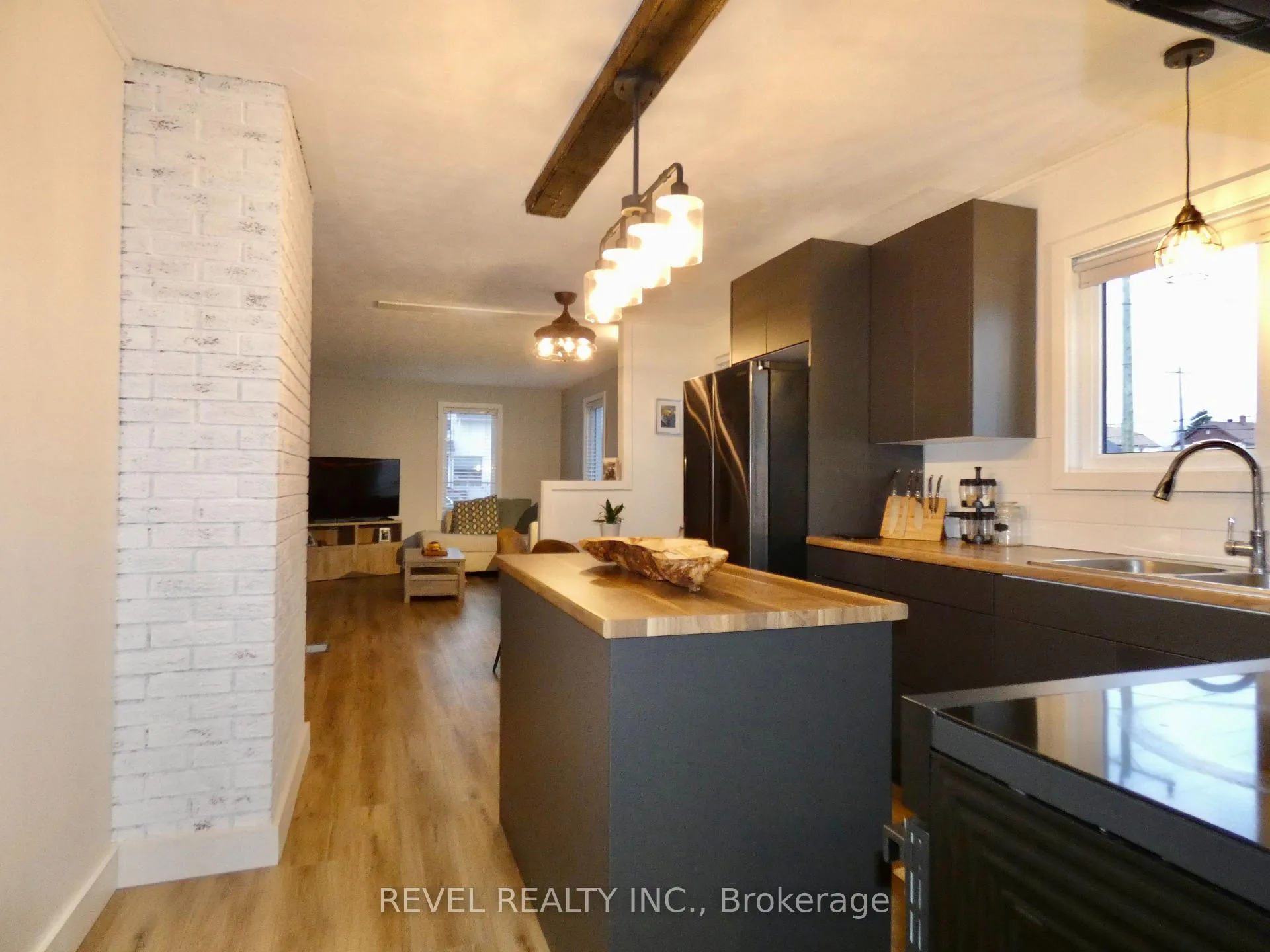 Photo 6 of 104 Cecil Avenue, Timmins, SP - Main Area — HOMEH