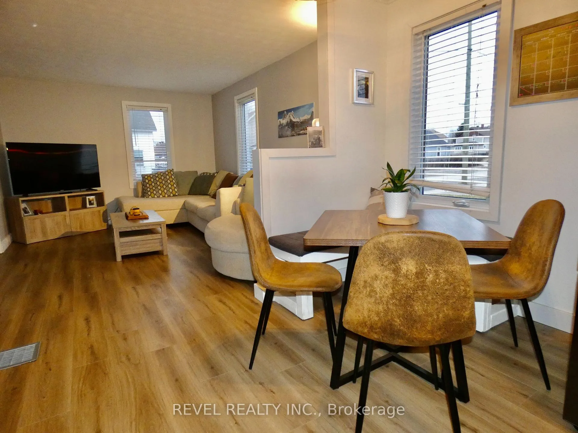 Photo 10 of 104 Cecil Avenue, Timmins, SP - Main Area — HOMEH