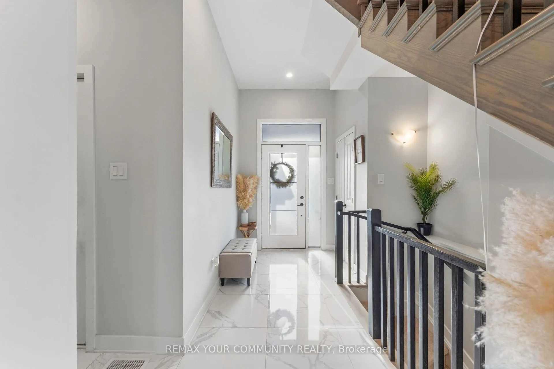 Photo 2 of 206 Big Dipper Street, Ottawa, Riverside South/Gloucester Glen — HOMEH