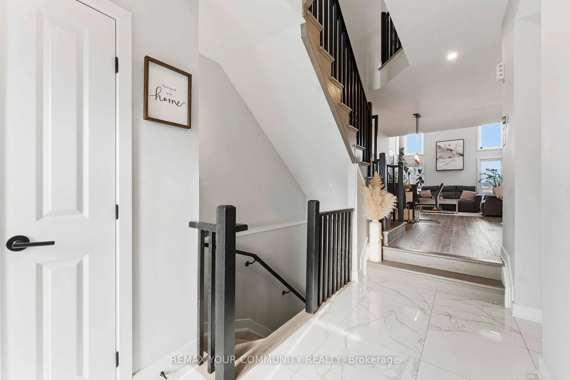 Photo 3 of 206 Big Dipper Street, Ottawa, Riverside South/Gloucester Glen — HOMEH
