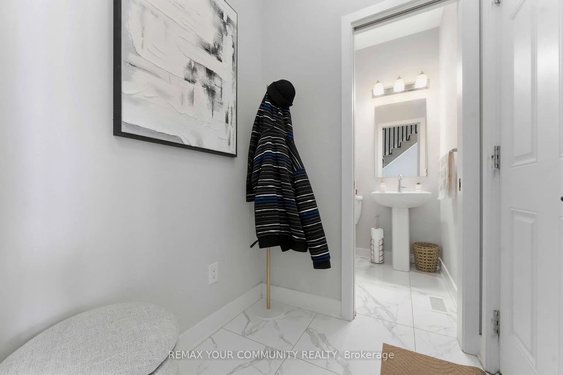 Photo 11 of 206 Big Dipper Street, Ottawa, Riverside South/Gloucester Glen — HOMEH