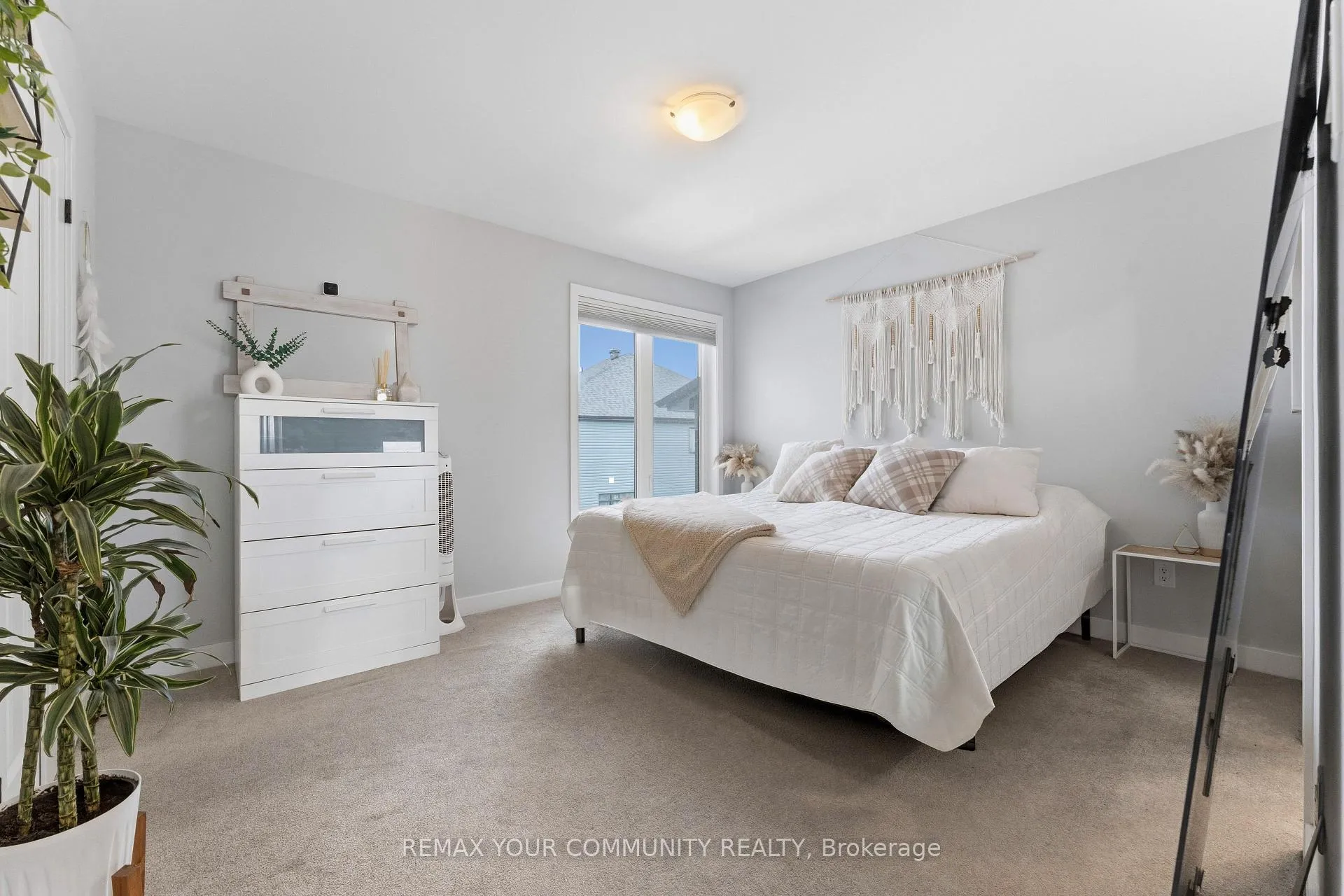 Photo 16 of 206 Big Dipper Street, Ottawa, Riverside South/Gloucester Glen — HOMEH