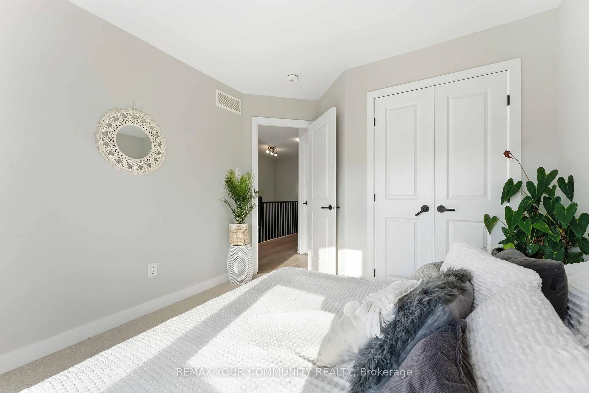 Photo 23 of 206 Big Dipper Street, Ottawa, Riverside South/Gloucester Glen — HOMEH