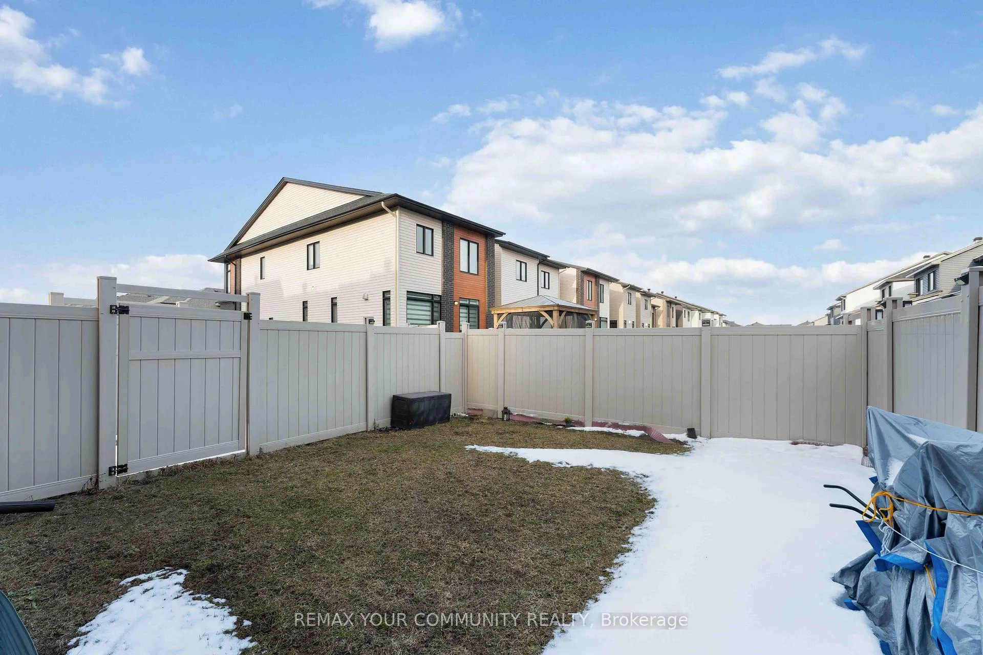Photo 33 of 206 Big Dipper Street, Ottawa, Riverside South/Gloucester Glen — HOMEH