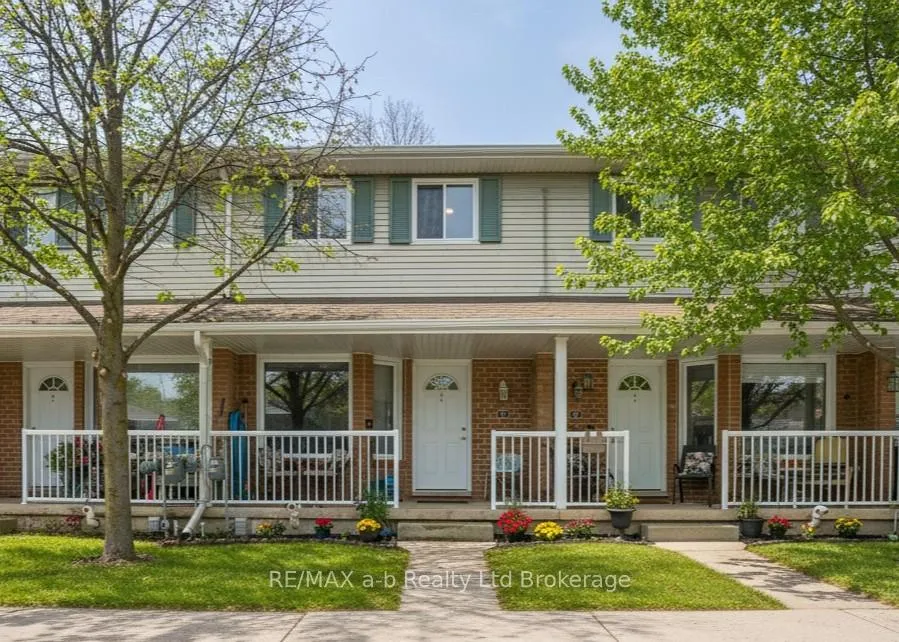 Front of Unit 27, 10 Dufferin Street