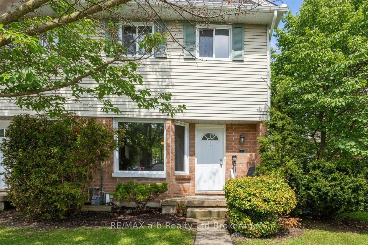 Front of Unit 1, 10 Dufferin Street