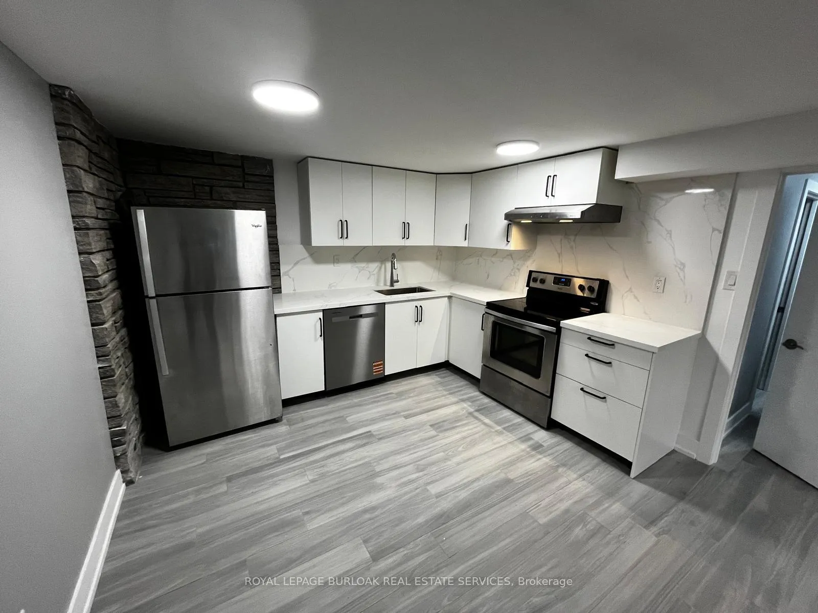 Photo 2 of Unit B, 3140 Michael Crescent, Burlington, Palmer — HOMEH