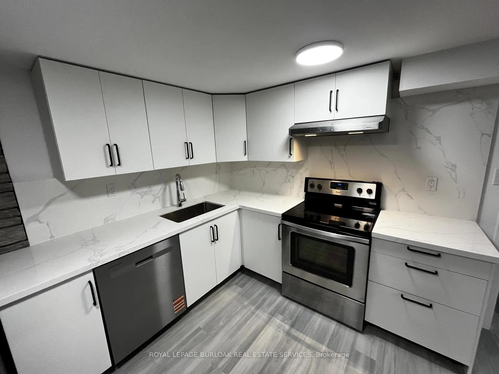 Photo 3 of Unit B, 3140 Michael Crescent, Burlington, Palmer — HOMEH