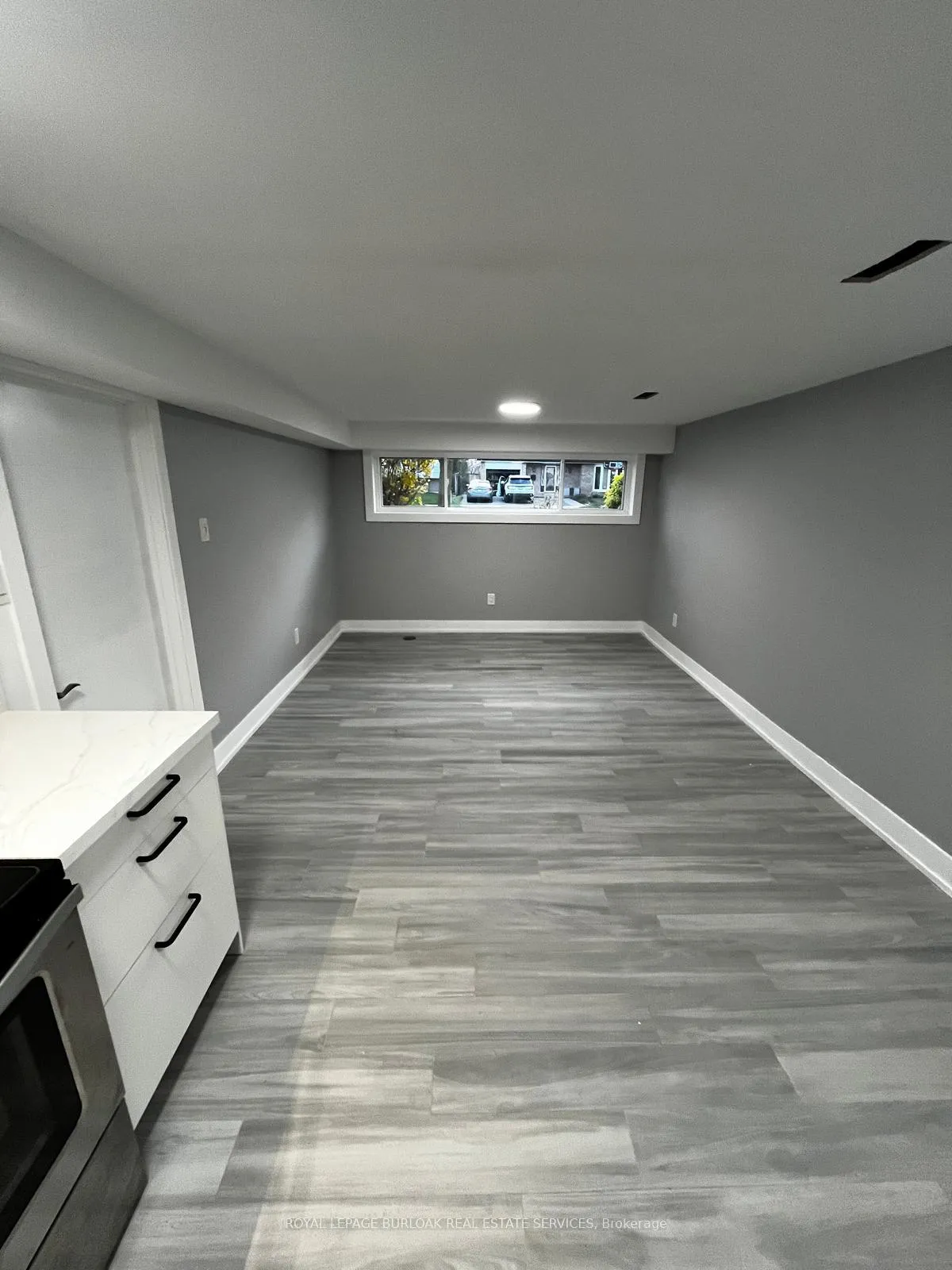 Photo 4 of Unit B, 3140 Michael Crescent, Burlington, Palmer — HOMEH