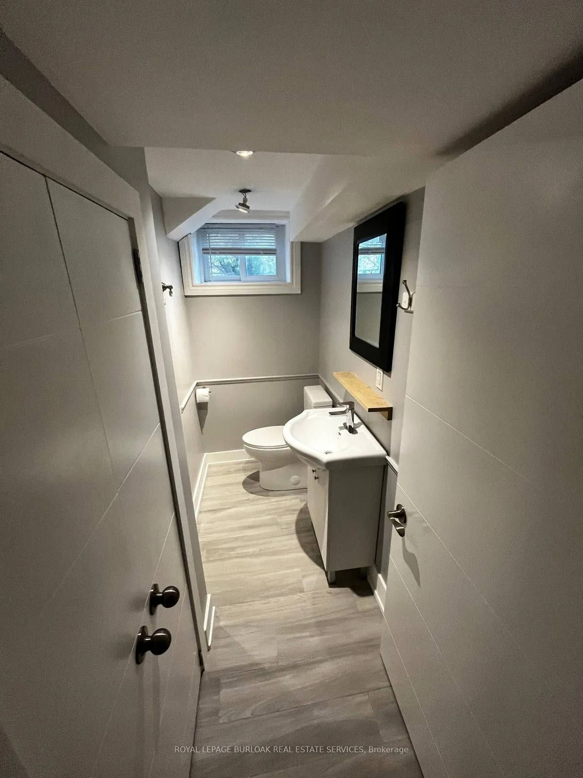 Photo 10 of Unit B, 3140 Michael Crescent, Burlington, Palmer — HOMEH