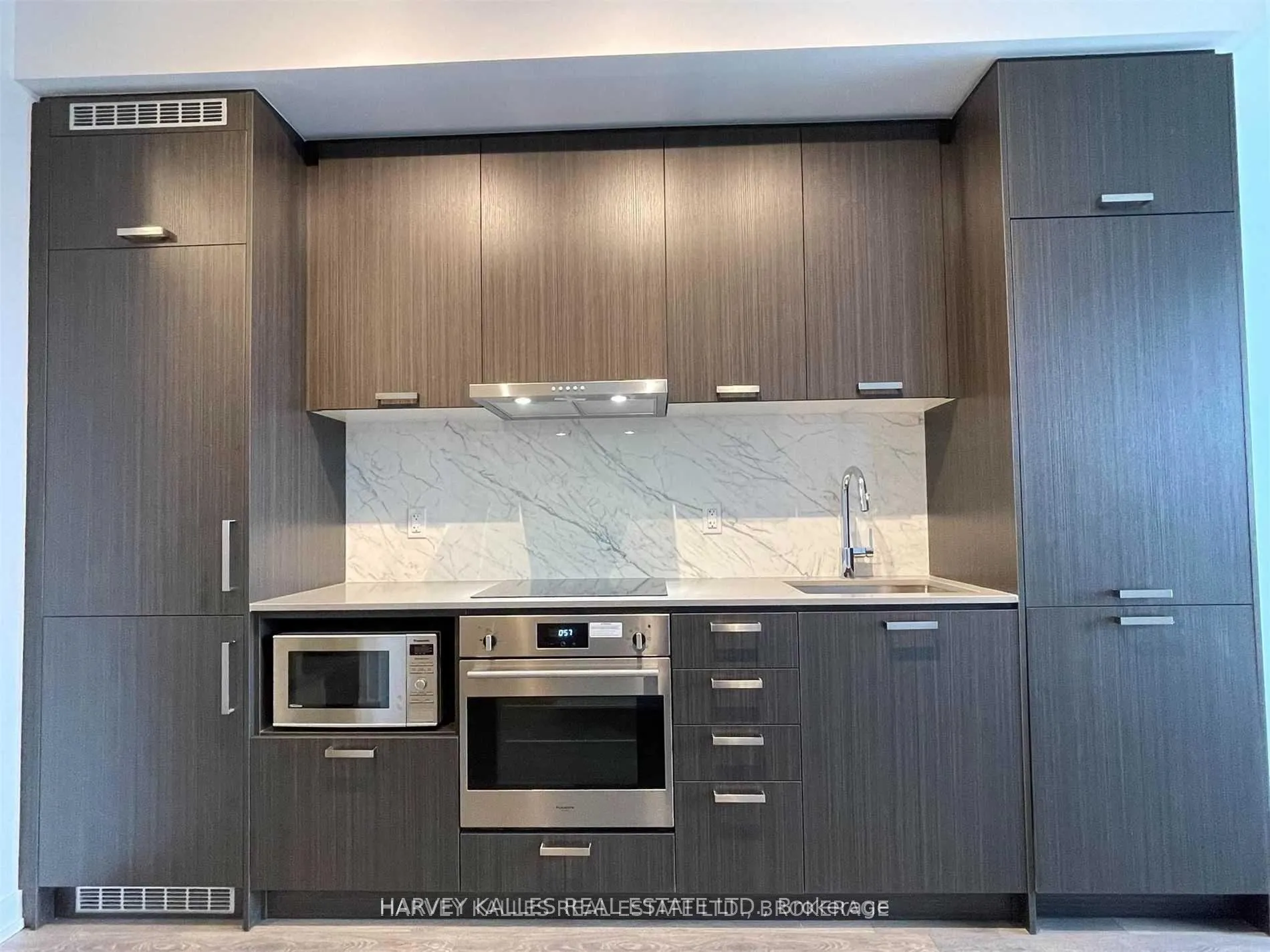 Photo 4 of Unit 2006, 38 Honeycrisp Crescent, Vaughan, Vaughan Corporate Centre — HOMEH