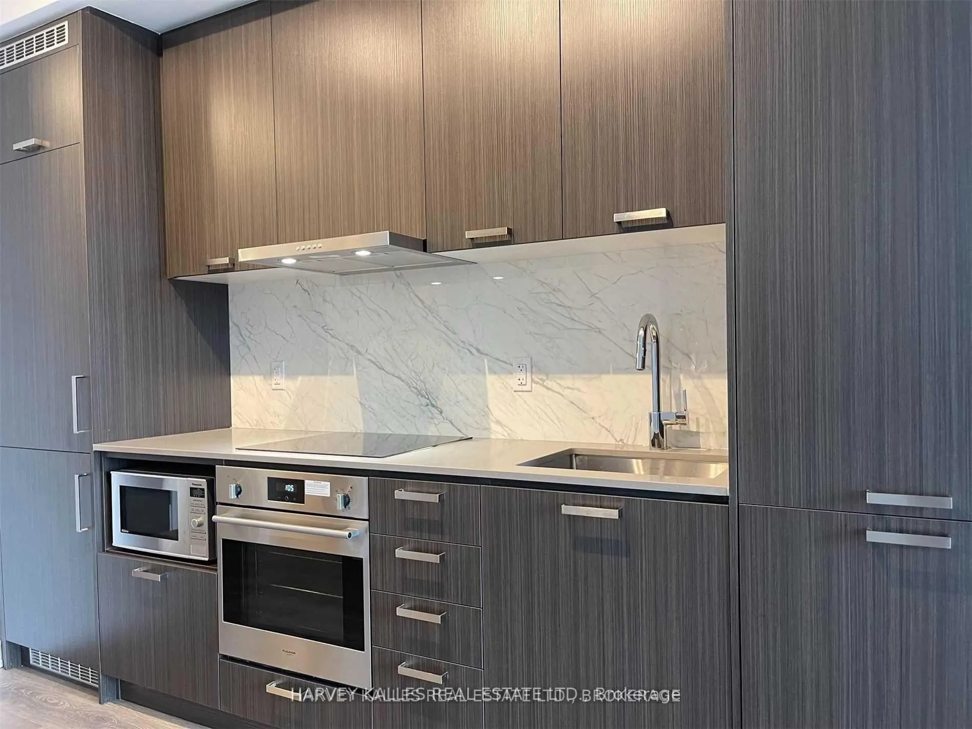 Photo 6 of Unit 2006, 38 Honeycrisp Crescent, Vaughan, Vaughan Corporate Centre — HOMEH