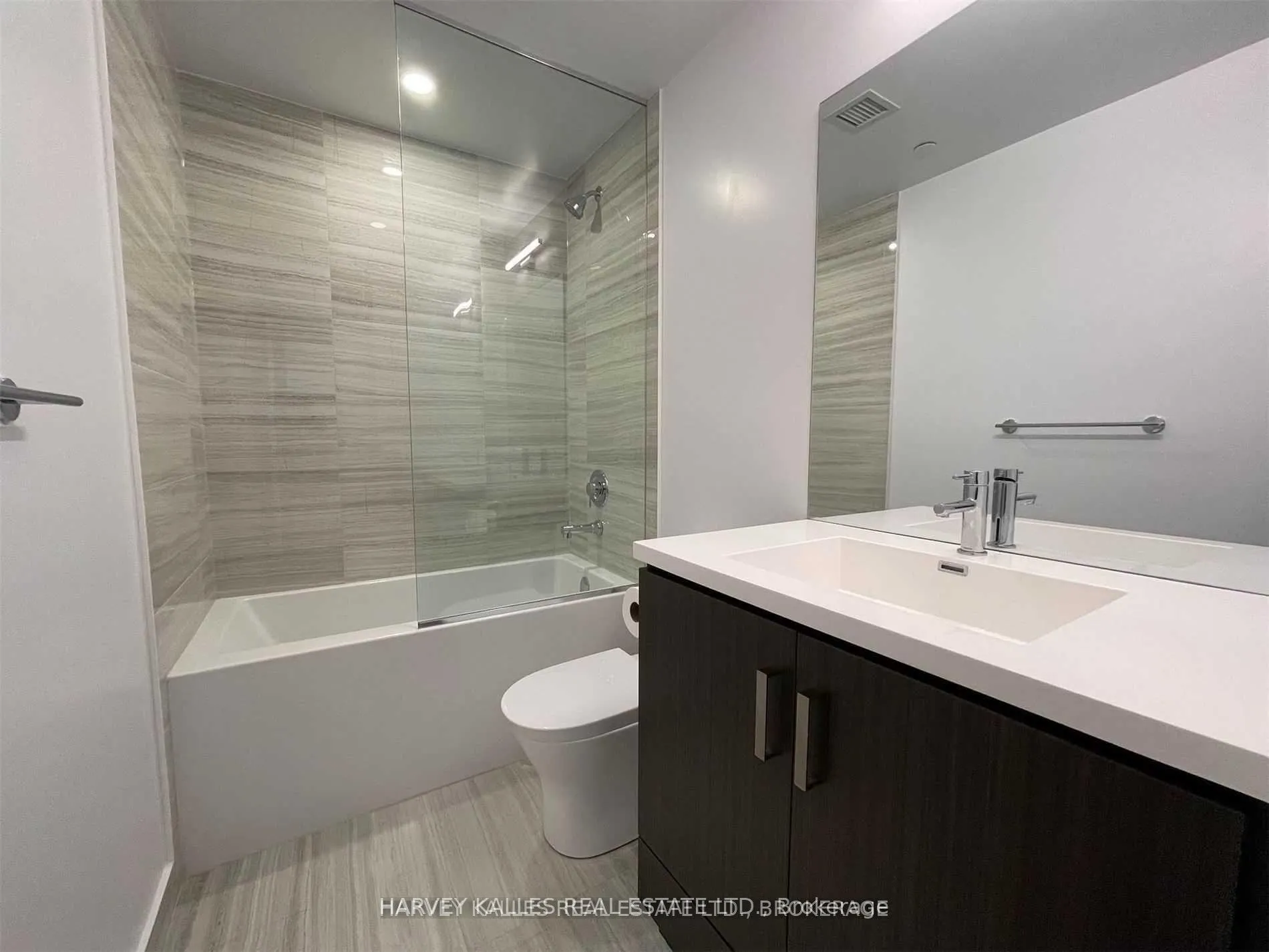 Photo 7 of Unit 2006, 38 Honeycrisp Crescent, Vaughan, Vaughan Corporate Centre — HOMEH