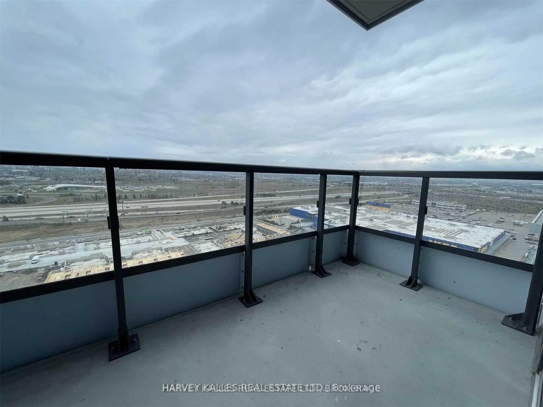 Photo 9 of Unit 2006, 38 Honeycrisp Crescent, Vaughan, Vaughan Corporate Centre — HOMEH