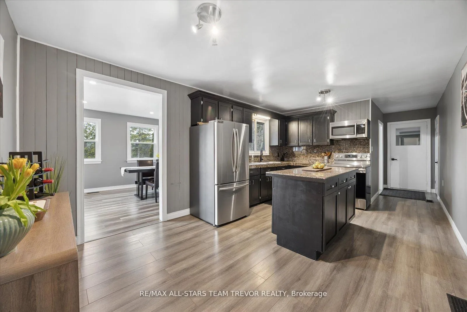 Photo 7 of 512 Sarah Street, Brock, Beaverton — HOMEH