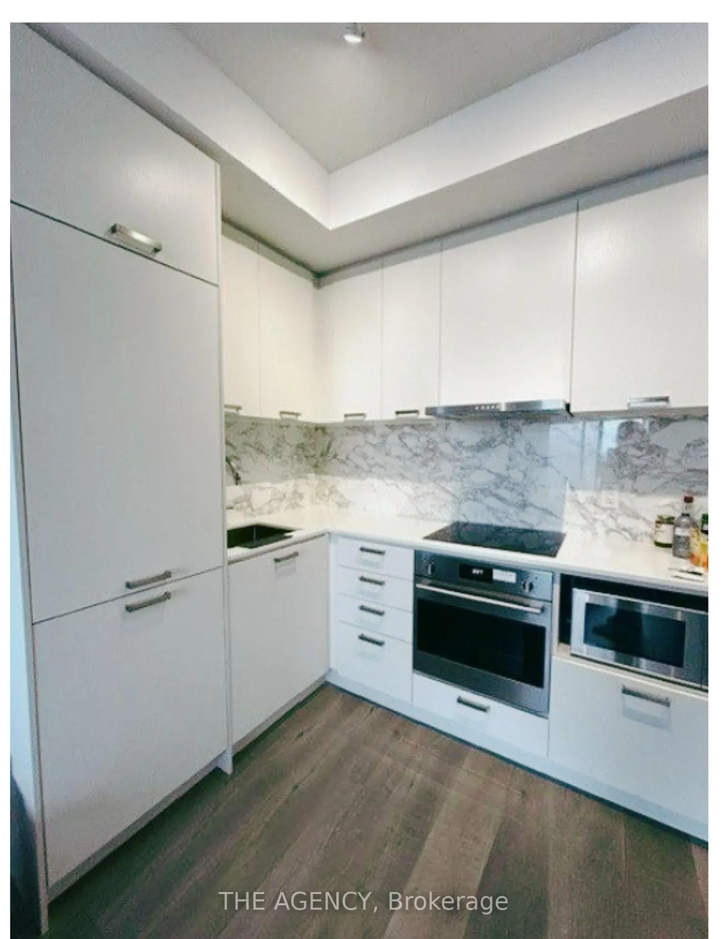 Photo 4 of Unit 805, 38 Honeycrisp Crescent, Vaughan, Vaughan Corporate Centre — HOMEH