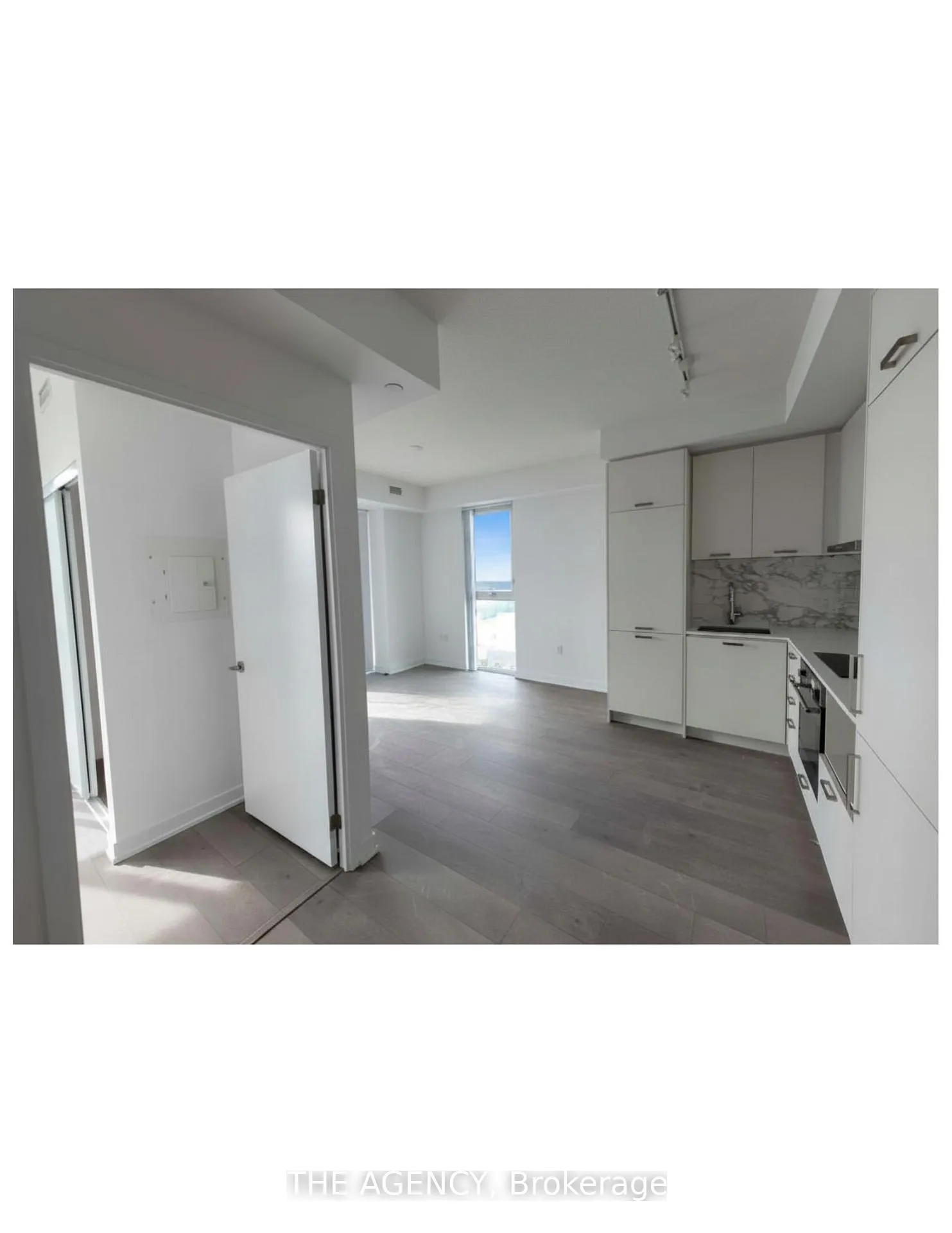 Photo 6 of Unit 805, 38 Honeycrisp Crescent, Vaughan, Vaughan Corporate Centre — HOMEH