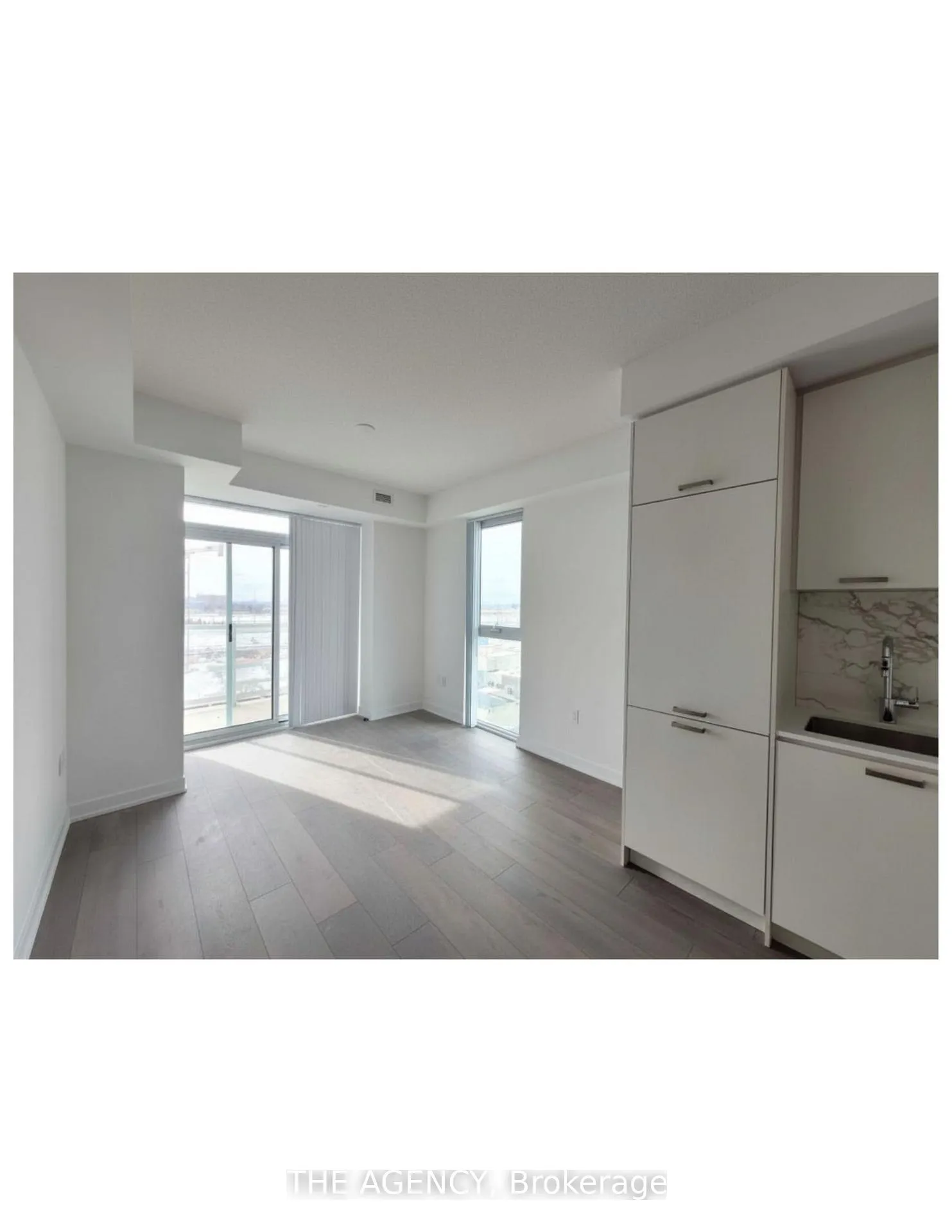 Photo 8 of Unit 805, 38 Honeycrisp Crescent, Vaughan, Vaughan Corporate Centre — HOMEH