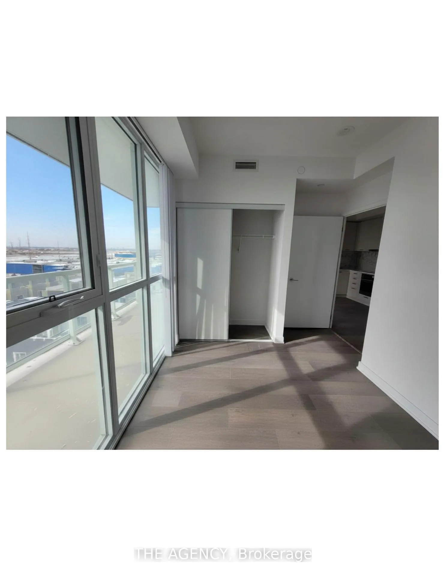 Photo 10 of Unit 805, 38 Honeycrisp Crescent, Vaughan, Vaughan Corporate Centre — HOMEH