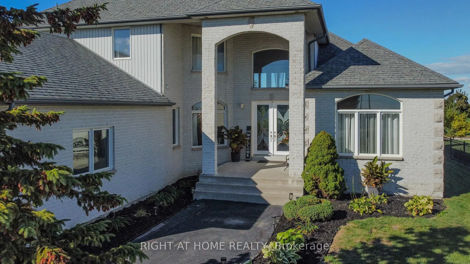 Photo 3 of 843 County Rd 2, Lakeshore — HOMEH