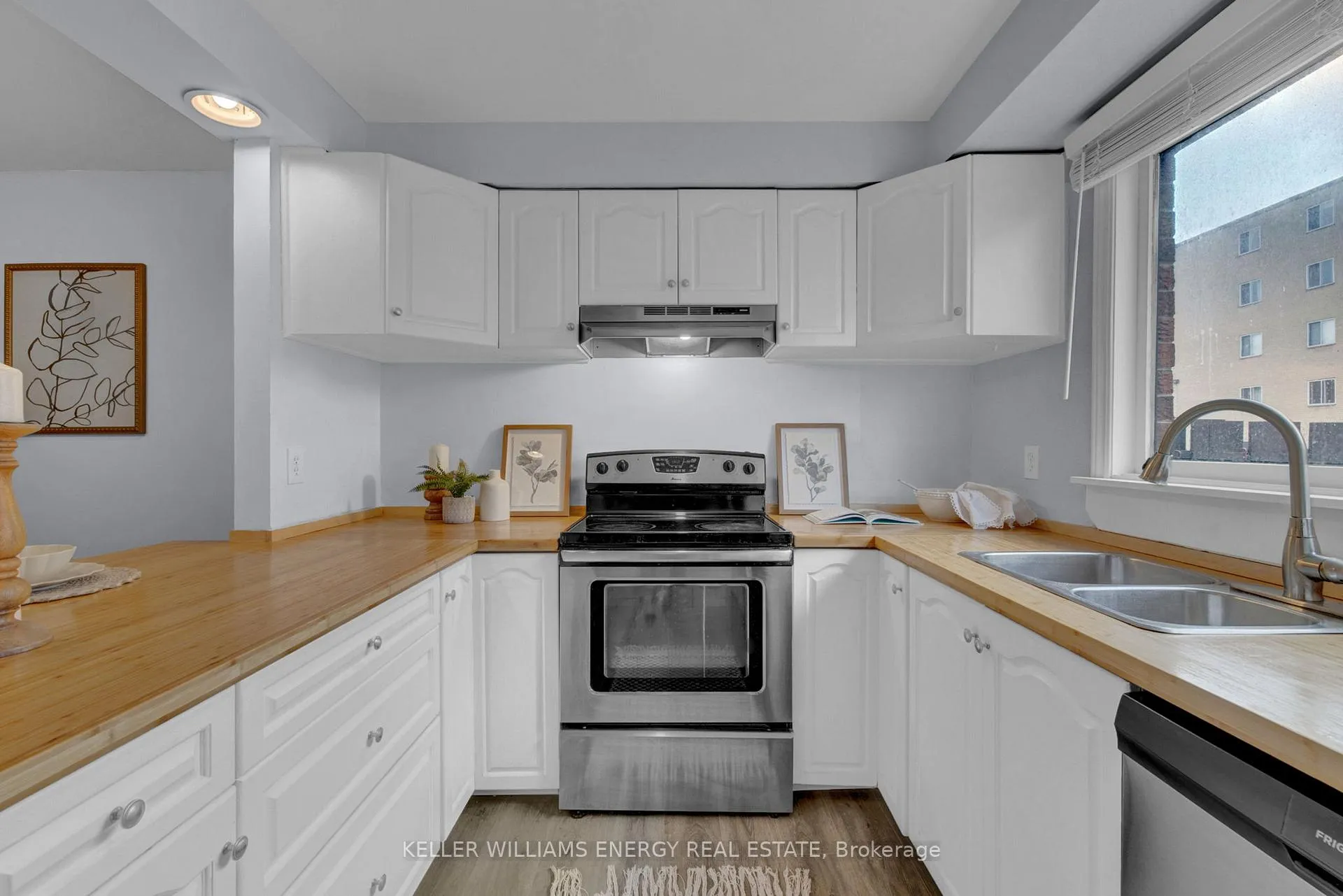 Photo 8 of Unit Unit#20, 960 Glen Street, Oshawa, Lakeview — HOMEH