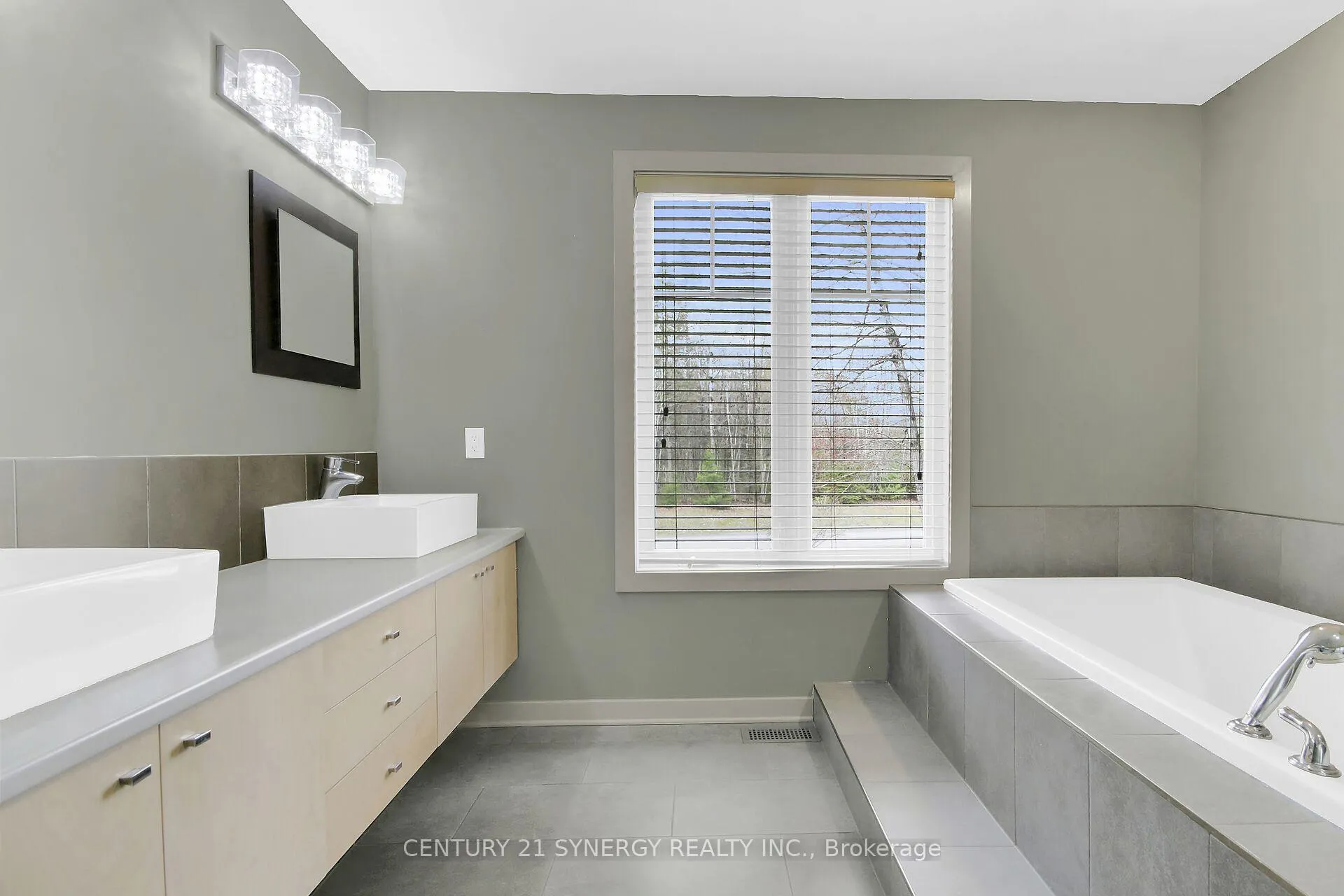 Photo 26 of 124 Constance Creek Drive, Ottawa, Dunrobin Shores — HOMEH