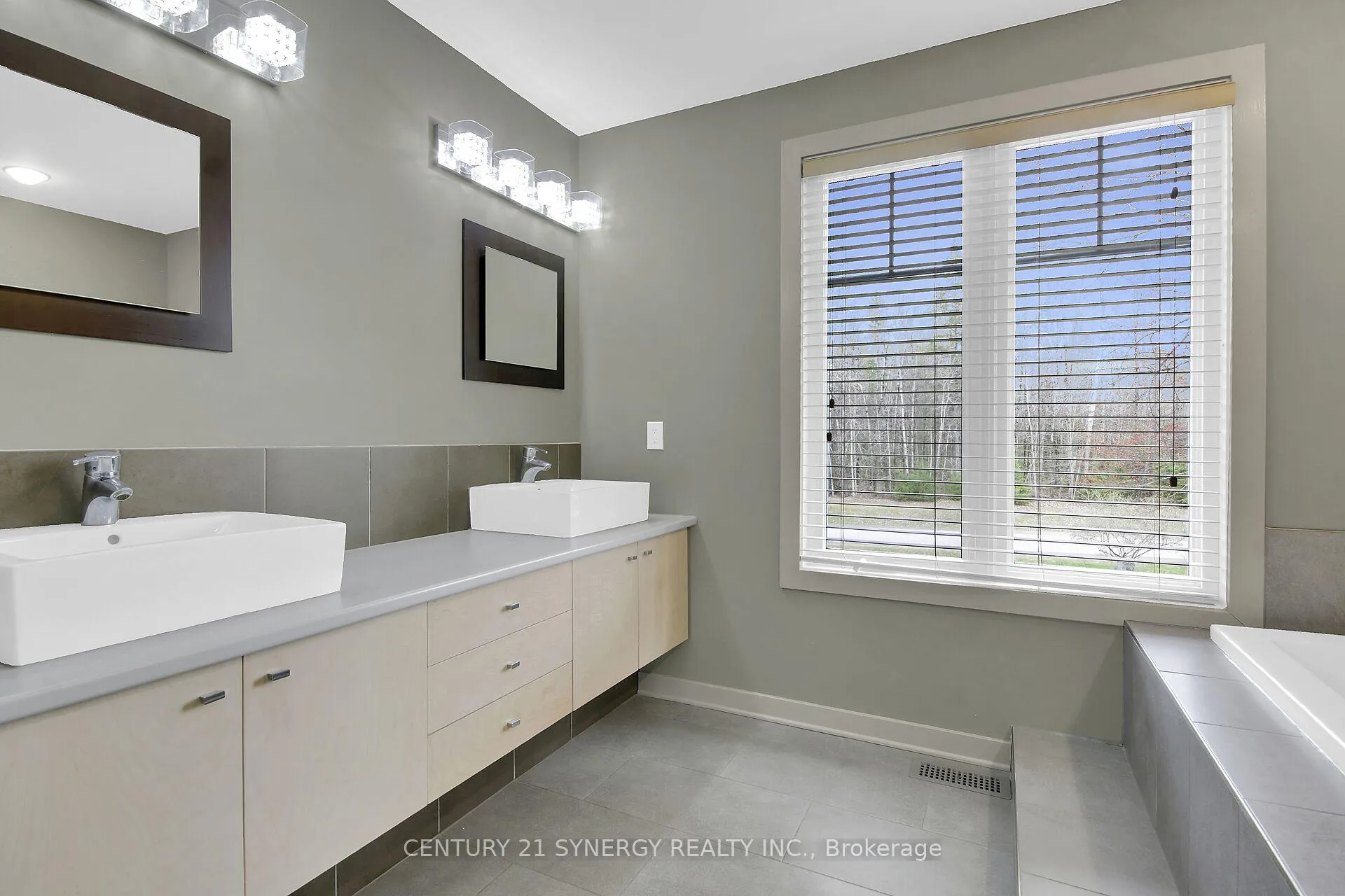 Photo 27 of 124 Constance Creek Drive, Ottawa, Dunrobin Shores — HOMEH