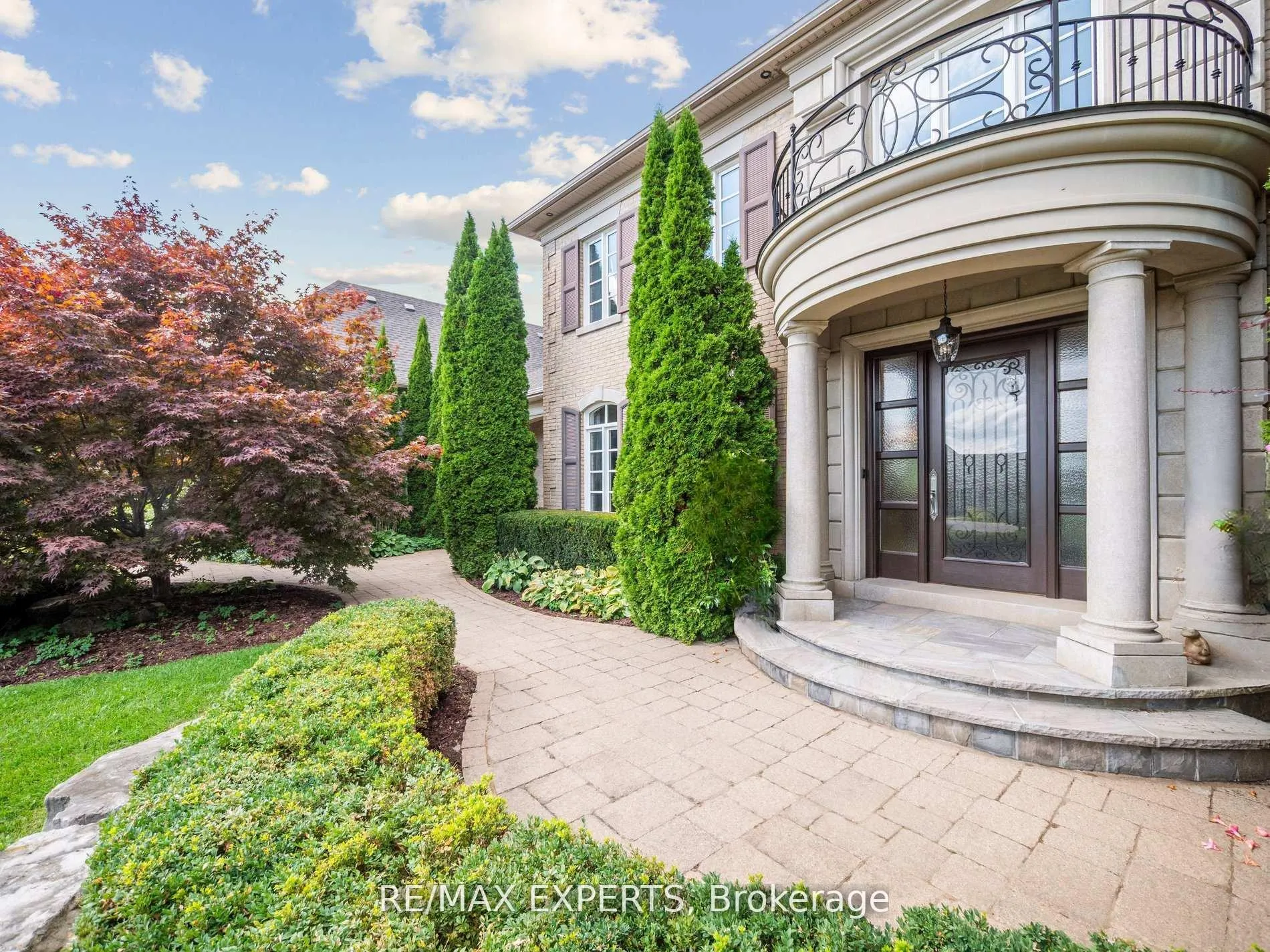 Photo 4 of 105 Eden Vale Drive S, King, Rural King — HOMEH