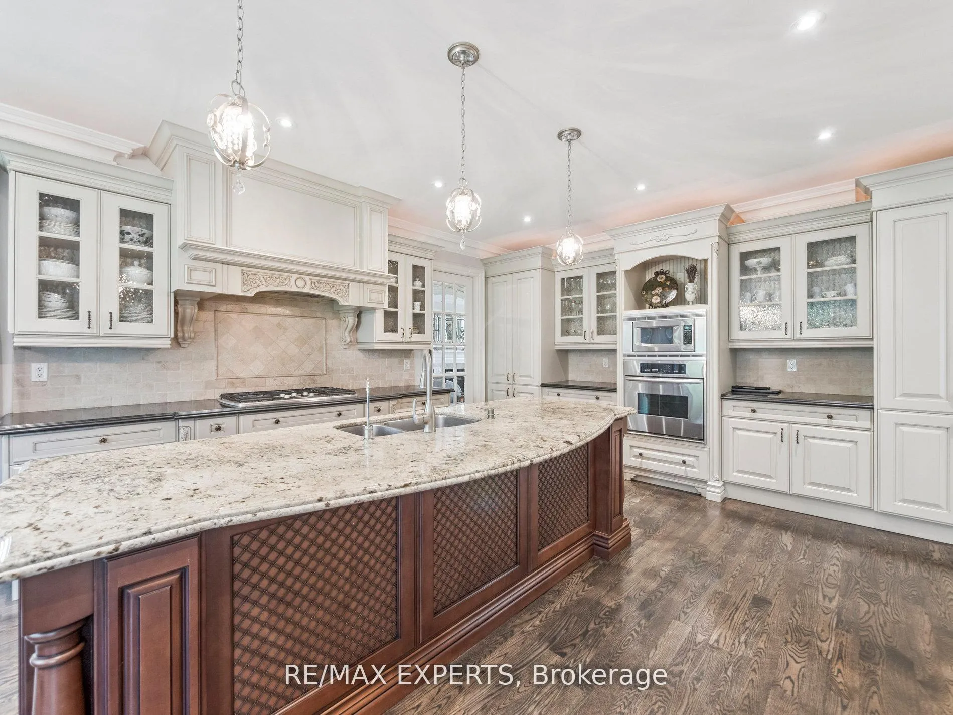 Photo 13 of 105 Eden Vale Drive S, King, Rural King — HOMEH