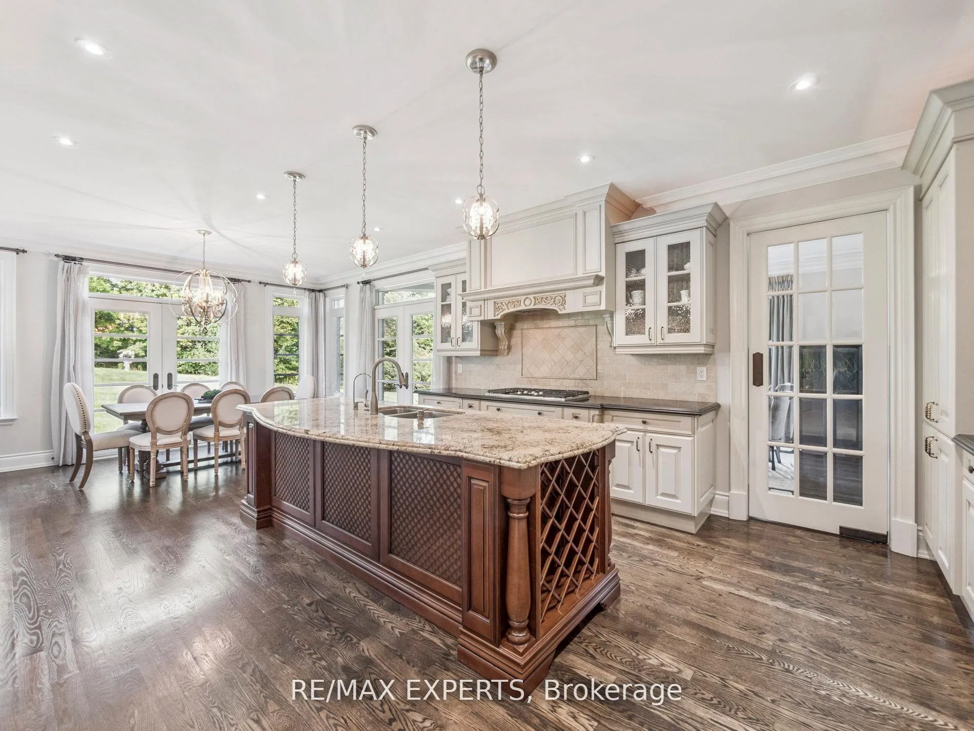 Photo 14 of 105 Eden Vale Drive S, King, Rural King — HOMEH