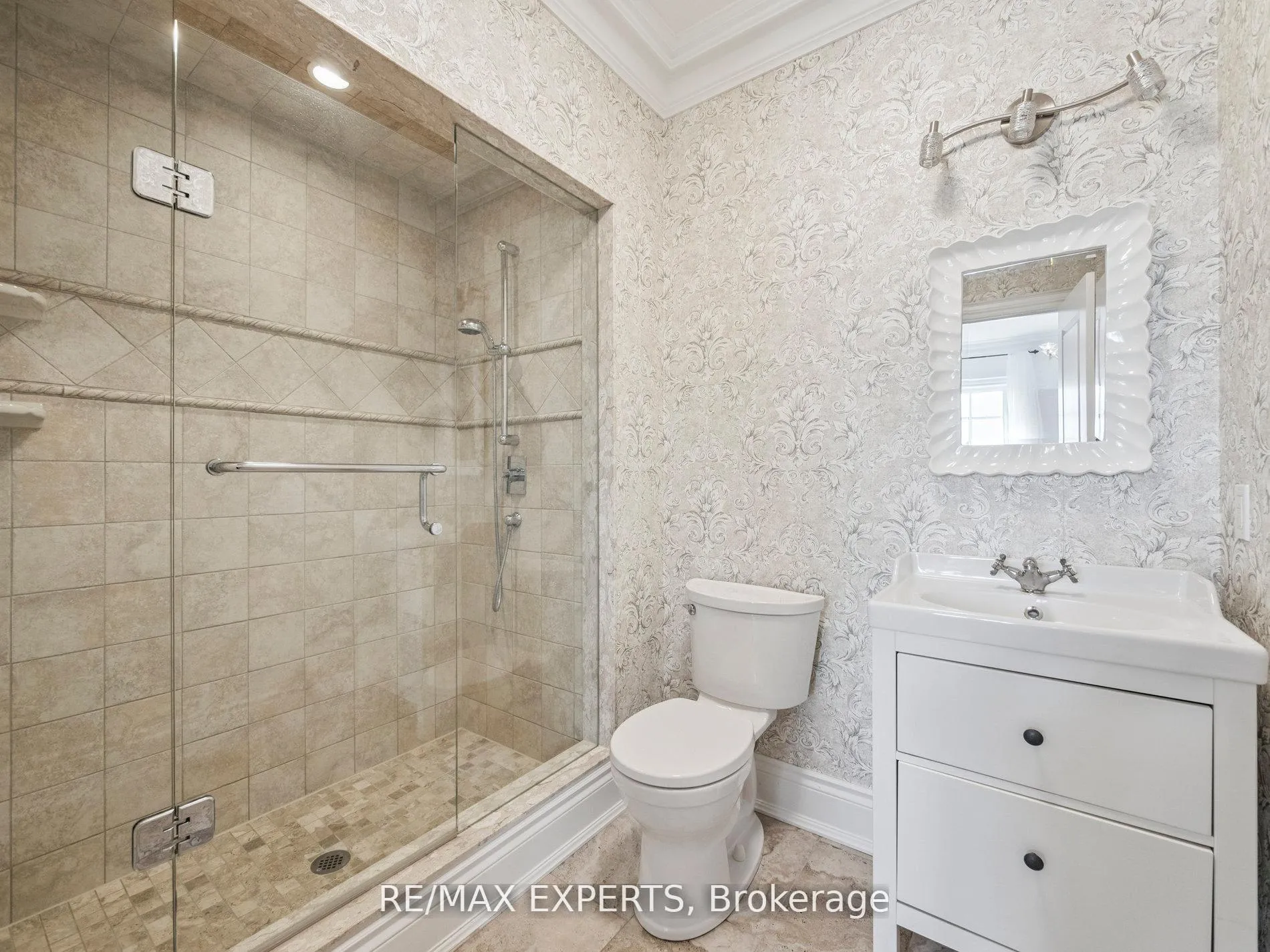 Photo 25 of 105 Eden Vale Drive S, King, Rural King — HOMEH