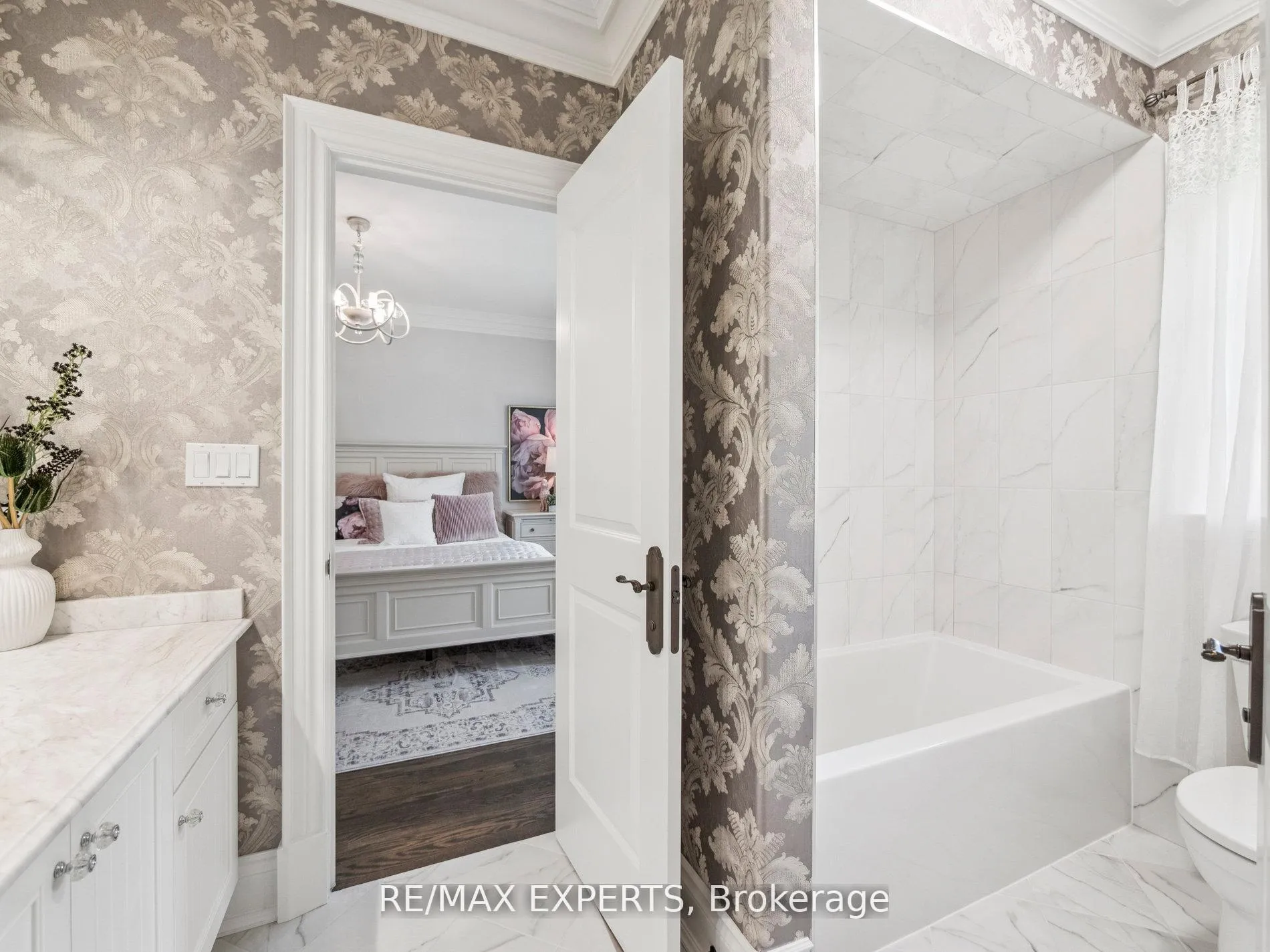 Photo 31 of 105 Eden Vale Drive S, King, Rural King — HOMEH