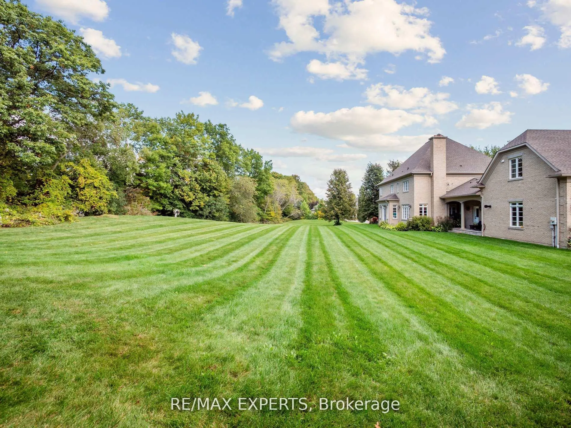 Photo 44 of 105 Eden Vale Drive S, King, Rural King — HOMEH